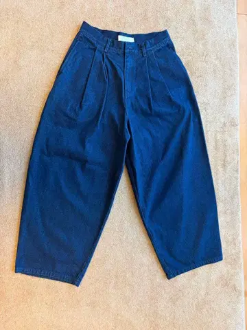 와이드 턱 데님 팬츠 B5011