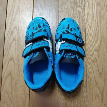 파란색 스파이크 슈즈 사이즈 19.5