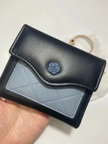 네이비 그레이 이단 접이식 지갑