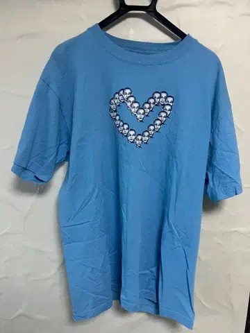 ARAKI 24ss T셔츠 하트 프린트 스카이블루