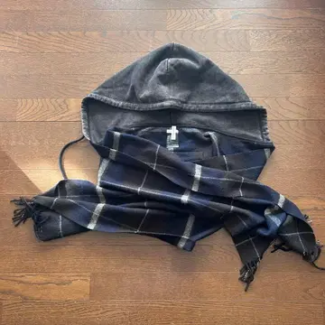 H&M 글렌 마틴스 후드 머플러