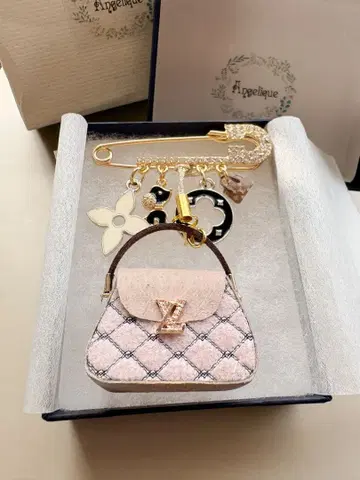 미니어처 백 포함 핑 브로치