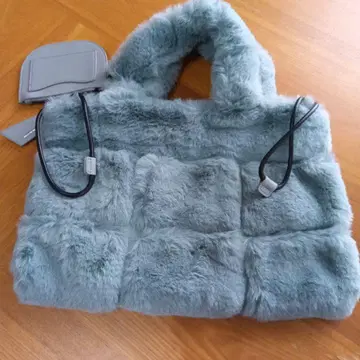 민트 그린 퍼 토트백과 파우치 세트