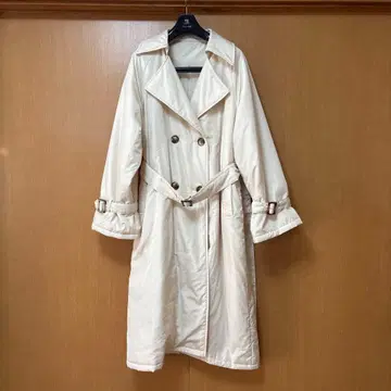 충전솜 아이보리 더블 브레스트 트렌치코트