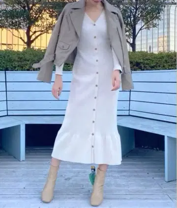 화이트 리브 편직 긴팔 티셔츠