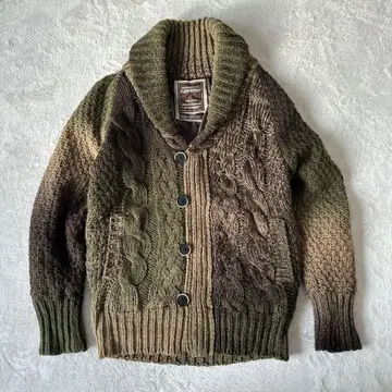 올리브 그린 케이블 니트 가디건