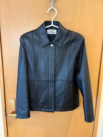 쿠레쥬 블랙 레더 자켓