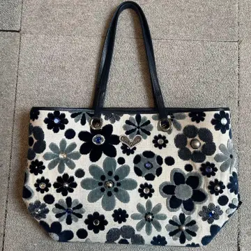 싱크비 꽃무늬 자수 토트백