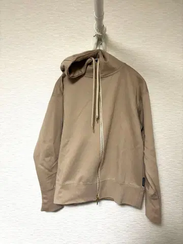 [ 미사용품 ] 여성용 후드티 (베이지 M 사이즈)