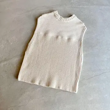 투모로우랜드 맥피/니트 베스트 화이트 리브 니트