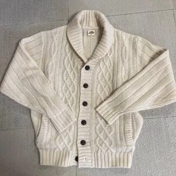 아이보리 케이블 니트 가디건