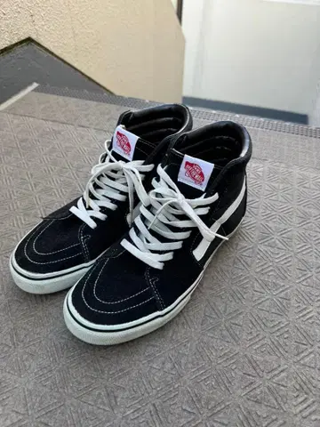 새상품급 Vans 스웨이드 블랙 하이컷 스니커즈