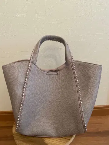 BEAUTY&YOUTH 스터드 장식 합성 피혁 토트백