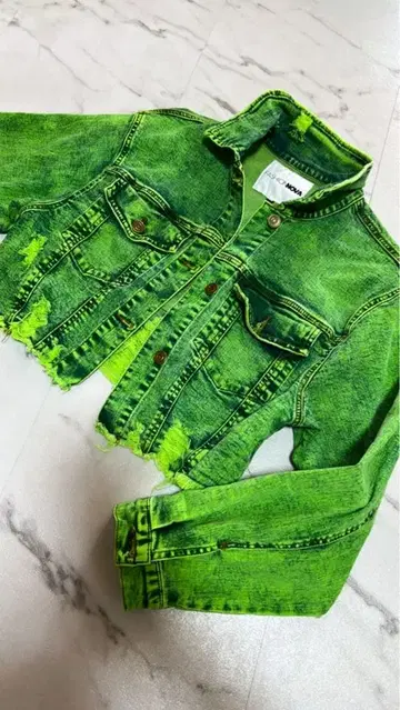 FASHION NOVA 형광 그린 크롭 데미지 데님 자켓 네온