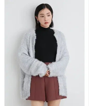LILY BROWN 플러피 라메 니트 가디건 실버