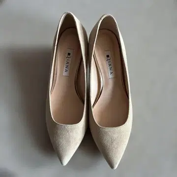 스틸레토 펌프스