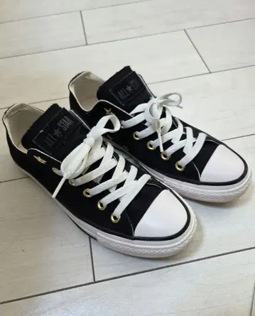 CONVERSE ALL STAR 블랙 로우컷 스니커즈