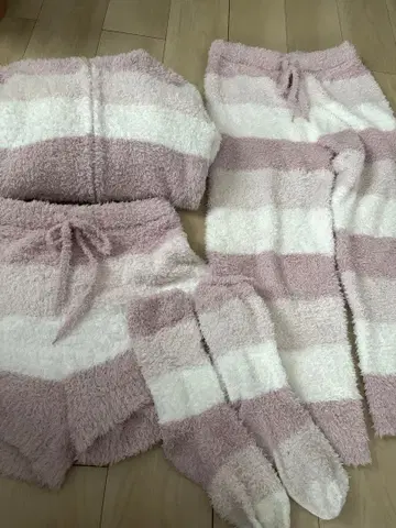 새상품급 젤라피케 플리스 스트라이프 룸웨어 세트