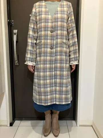 natural couture 백 프릴 롱 코트 체크 무늬