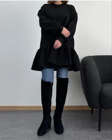 [ 새상품 ] 밑단 프릴 트레이닝복