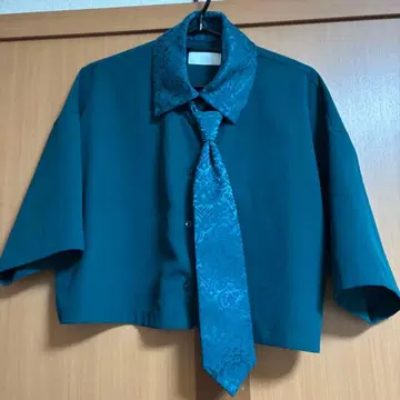 HARE 다크 그린 크롭 셔츠 프리 사이즈