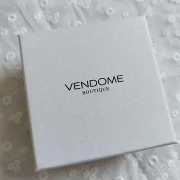 VENDOME BOUTIQUE 귀찌