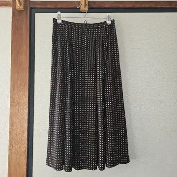 플레어 스커트 블랙과 오렌지 도트 무늬 M 사이즈 38 사이즈
