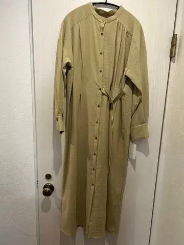 아카네 팜므 셔츠 원피스 베이지 새상품