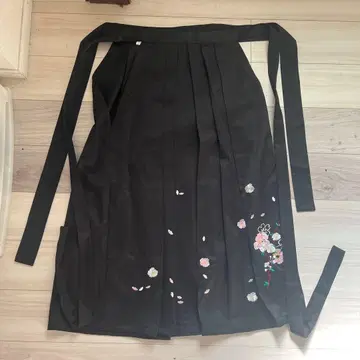 블랙 꽃무늬 자수 하카마