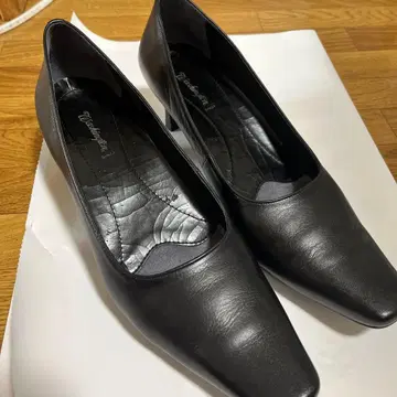 25.5 블랙 가죽 스틸레토 펌프스 일본제