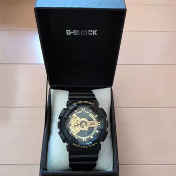 G-SHOCK 블랙/골드 방수 모델 WA20BAR GA-110GB