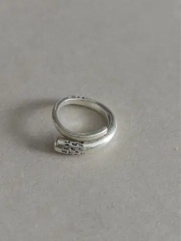 세르주 트라발 반지 14호