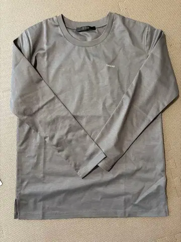 [ 시착만 한 상품 ] TATRAS 차콜 그레이 긴팔 티셔츠 사이즈 2