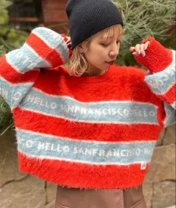 HELLO.SANFRANCISCO 브러싱 자카드 로고 니트