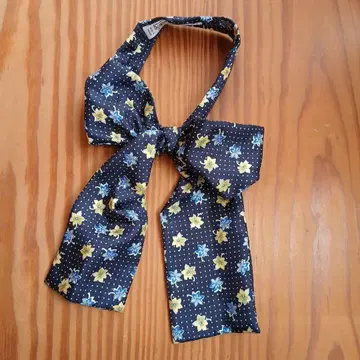 필아필 꽃무늬 네이비 나비 넥타이