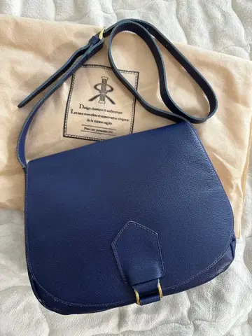 캐서린 로스 마린 블루 가죽 숄더 에블린풍