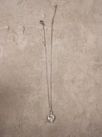 스와로브스키 하트 목걸이