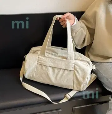 베이지 나일론 숄더백