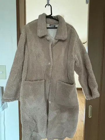 ANAP 베이지 보아 무스탕 코트