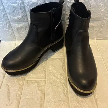 [ 완판템 ] 리버티 인형 6cm 청키힐 통굽 사이드 지퍼 부츠 L