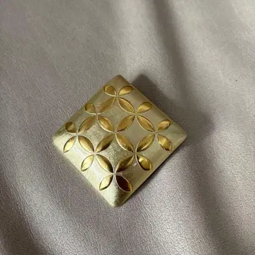 골드 다이아몬드형 2Way 브로치&펜던트 탑