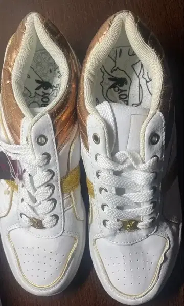 PLAY BOY 화이트/골드 스니커즈