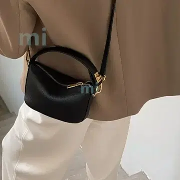 블랙 핸들 포함 숄더백