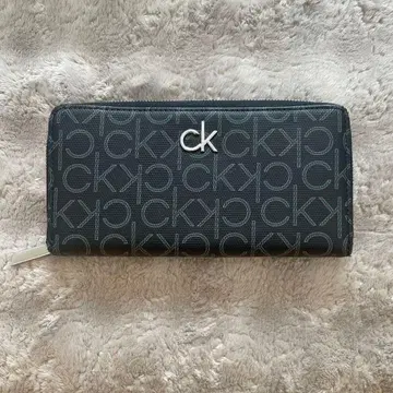 Calvin Klein 로고 프린트 장지갑