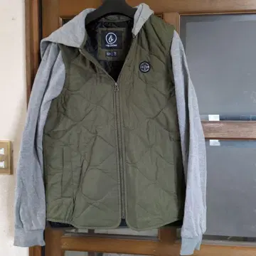 VOLCOM 올리브 그린 충전솜 베스트 후드티
