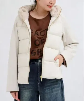 새상품 MEDOC 후드 부착 크림색 다운 자켓