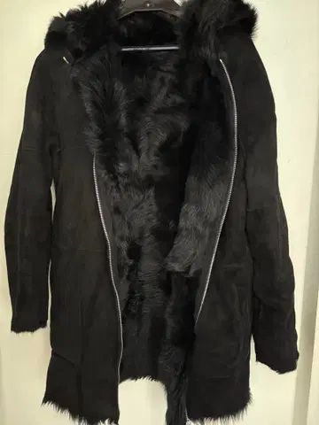 블랙 무스탕 롱 코트 퍼 포함