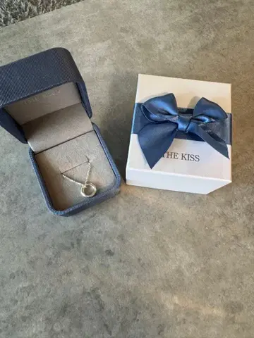 THE KISS 실버 목걸이