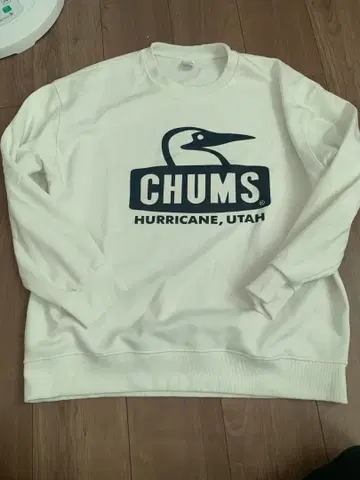 CHUM 화이트 맨투맨 트레이닝복