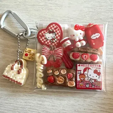 가챠 파우치 헬로키티 딸기 디저트 빨간색